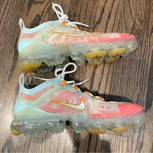 Nike Air VaporMax Flyknit Sneakers - Coral/Teal